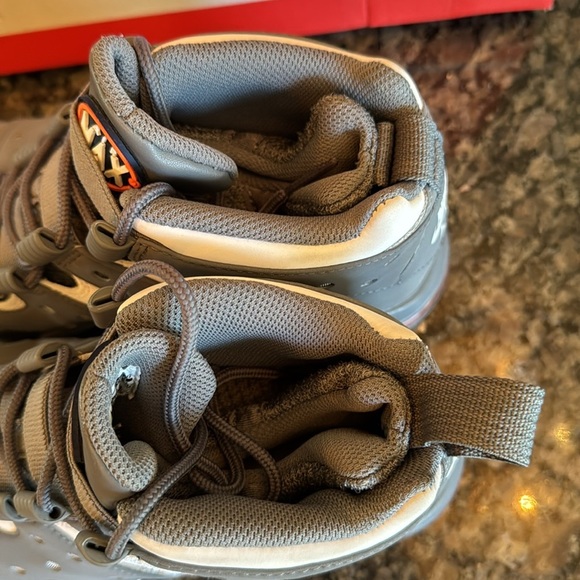 Nike air max max2 cb 94’ EUC 10.5 Gray and White High-Top Sneakers - Picture 7 of 13